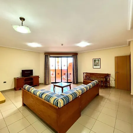 Junior Suite, Swiming Pool, Wifi, Ac, Well Connected 아파트 *